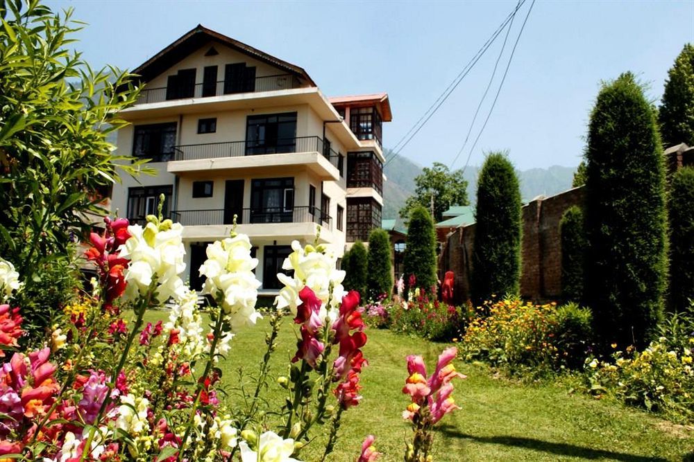 Sheesha Residency Hotel Srinagar  Exterior photo
